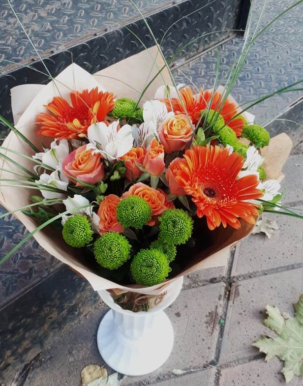 Букет цветов из: Герберы, Хризантемы, Альстромерии и Розы в Ленинкенте