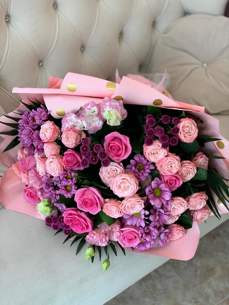 Букет цветов из: Хризантемы, Розы и Лизиантусы в Ленинкенте