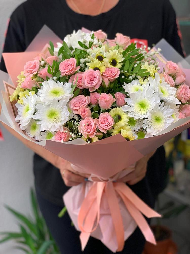 Букет цветов из: Розы и Хризантемы в Ленинкенте
