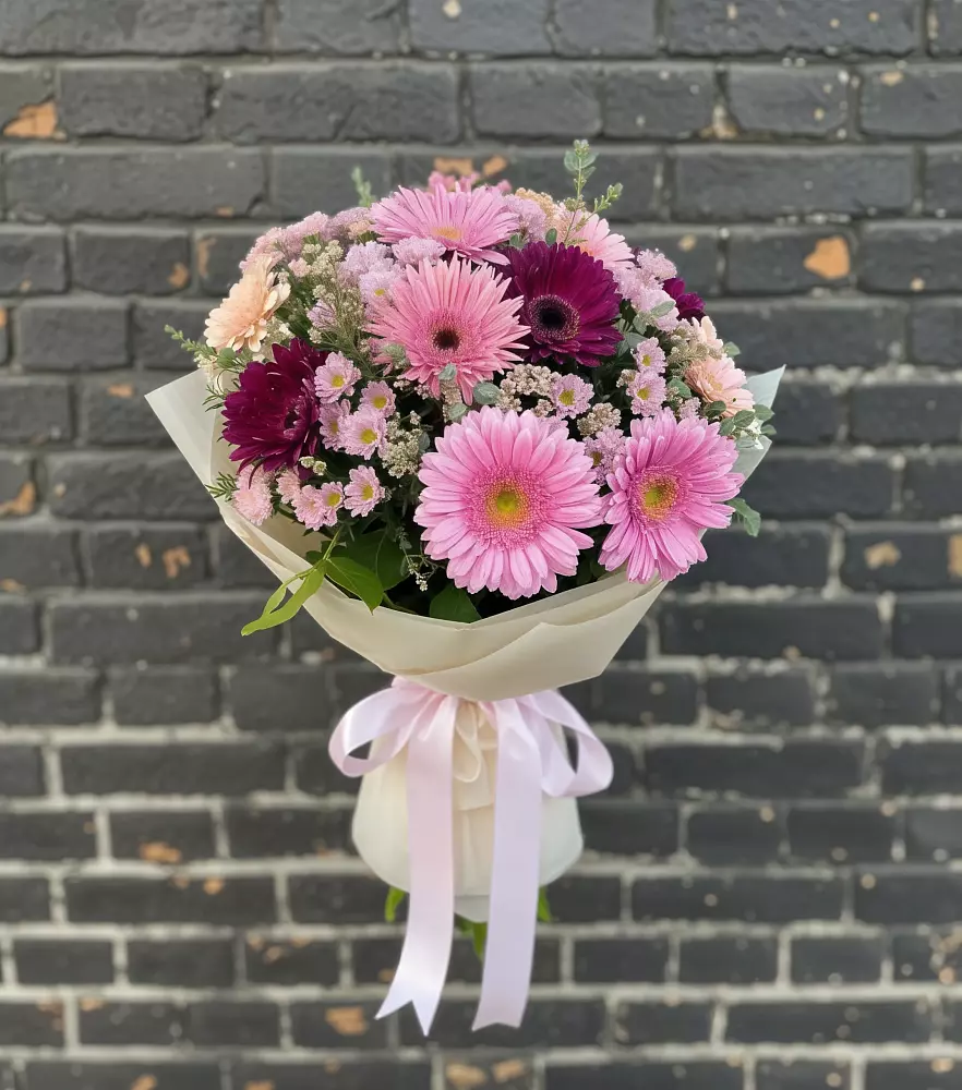 Букет цветов из: Герберы и Хризантемы в Ленинкенте