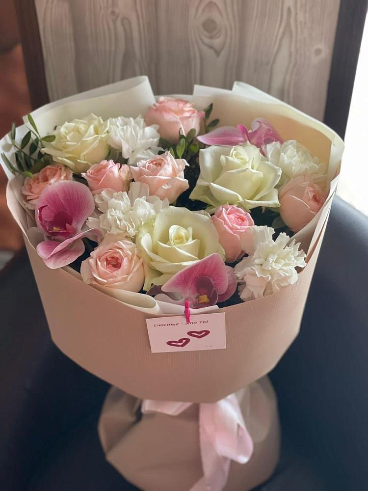 Букет цветов из: Орхидеи, Розы и Гвоздики в Ленинкенте