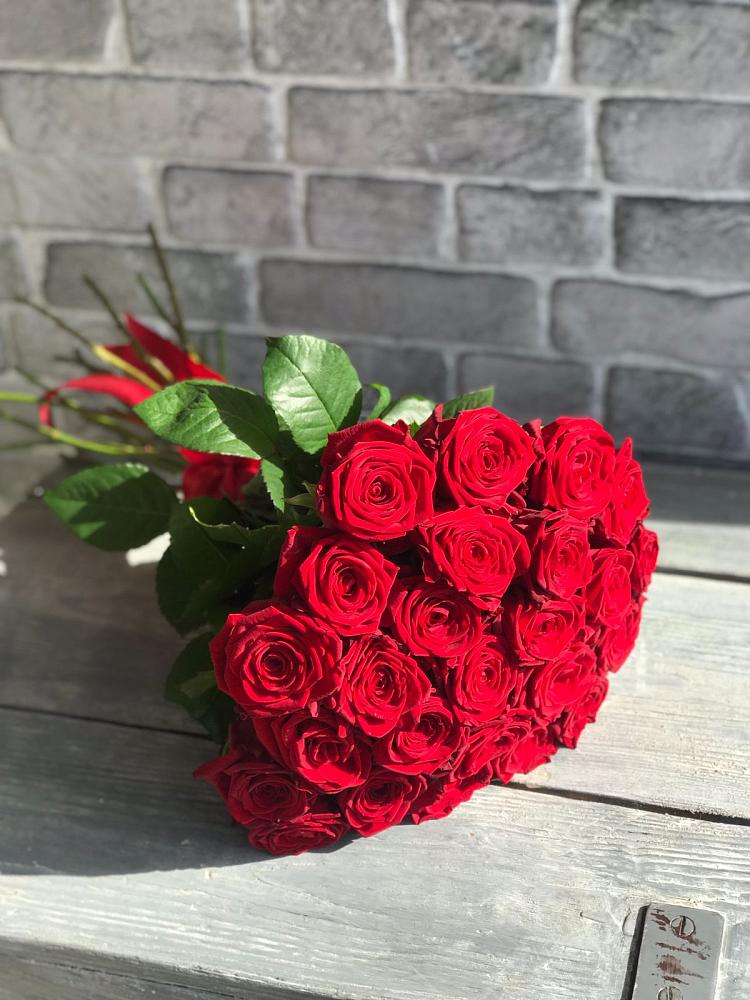 Букет Красные розы Фридом в Ленинкенте