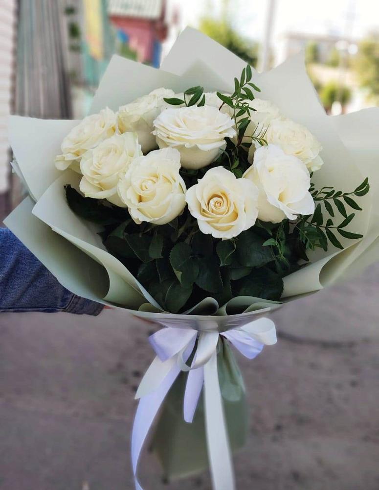 Букет Белые розы Проуд в Ленинкенте