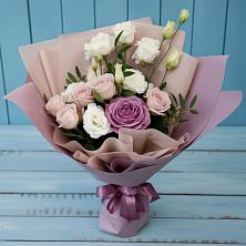 Букет цветов из:  Розы и Лизиантусы в Ленинкенте
