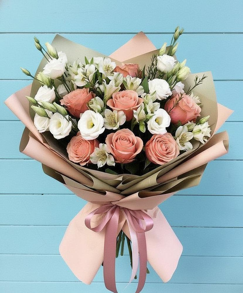 Букет цветов из: Розы, Альстромерии и Лизиантусы в Ленинкенте