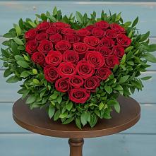 Цветочная композиция из Розы в виде сердца в Ленинкенте