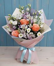 Букет цветов из:  Лизиантусы, Розы, Альстромерии и Гипсофила в Ленинкенте