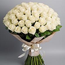 Букет 101 беля роза Белоснежка в Ленинкенте