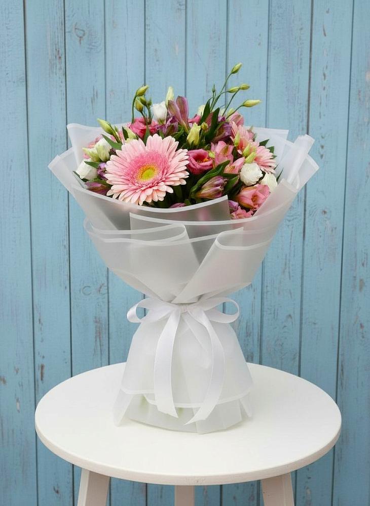 Букет цветов из: Герберы, Альстромерии и Лизиантусы в Ленинкенте