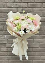 Букет цветов из:  Гвоздики, Розы, Лизиантусы и Хризантемы в Ленинкенте