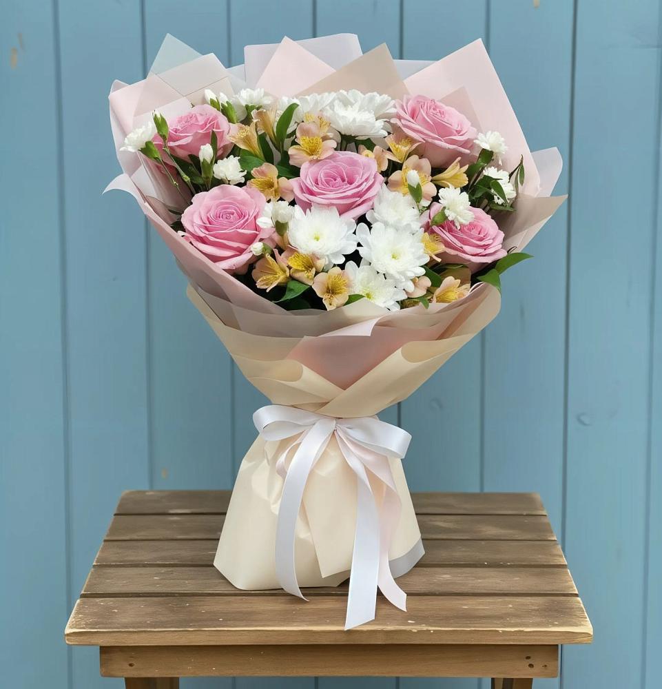 Букет цветов из: Гвоздики, Орхидеи и Розы в Ленинкенте