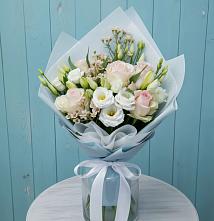 Букет цветов из:  Розы и Лизиантусы в Ленинкенте