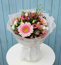 Букет цветов из:  Герберы, Альстромерии и Лизиантусы в Ленинкенте