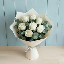 Букет Белые розы в Эвкалипте в Ленинкенте