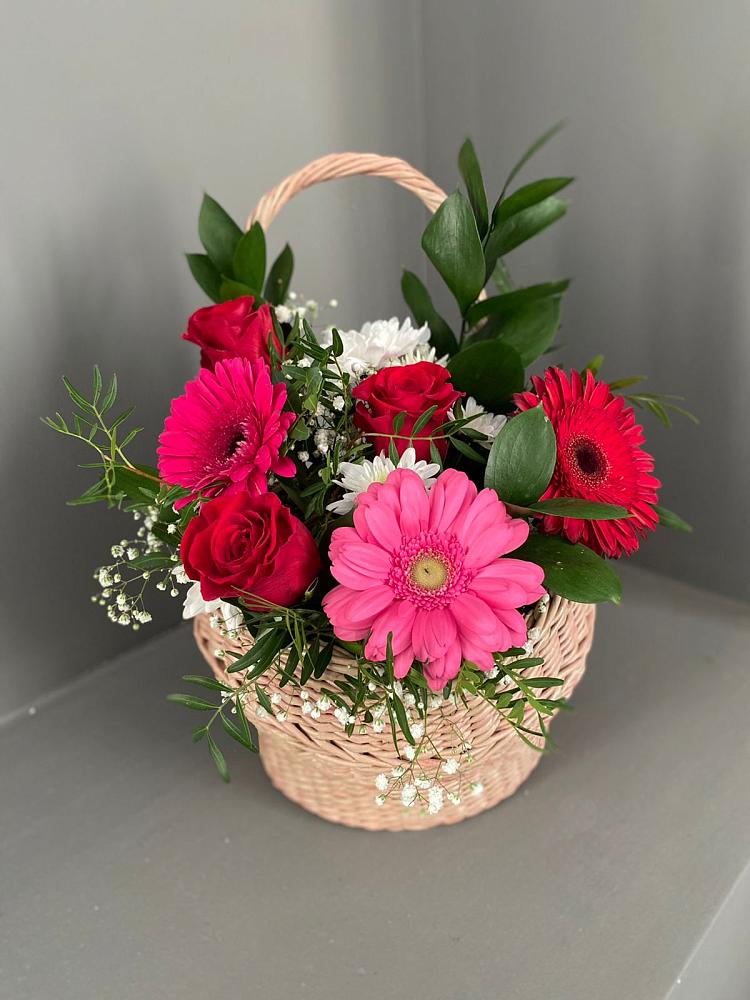 Цветочная композиция из Розы, Хризантемы и Герберы в корзине в Ленинкенте
