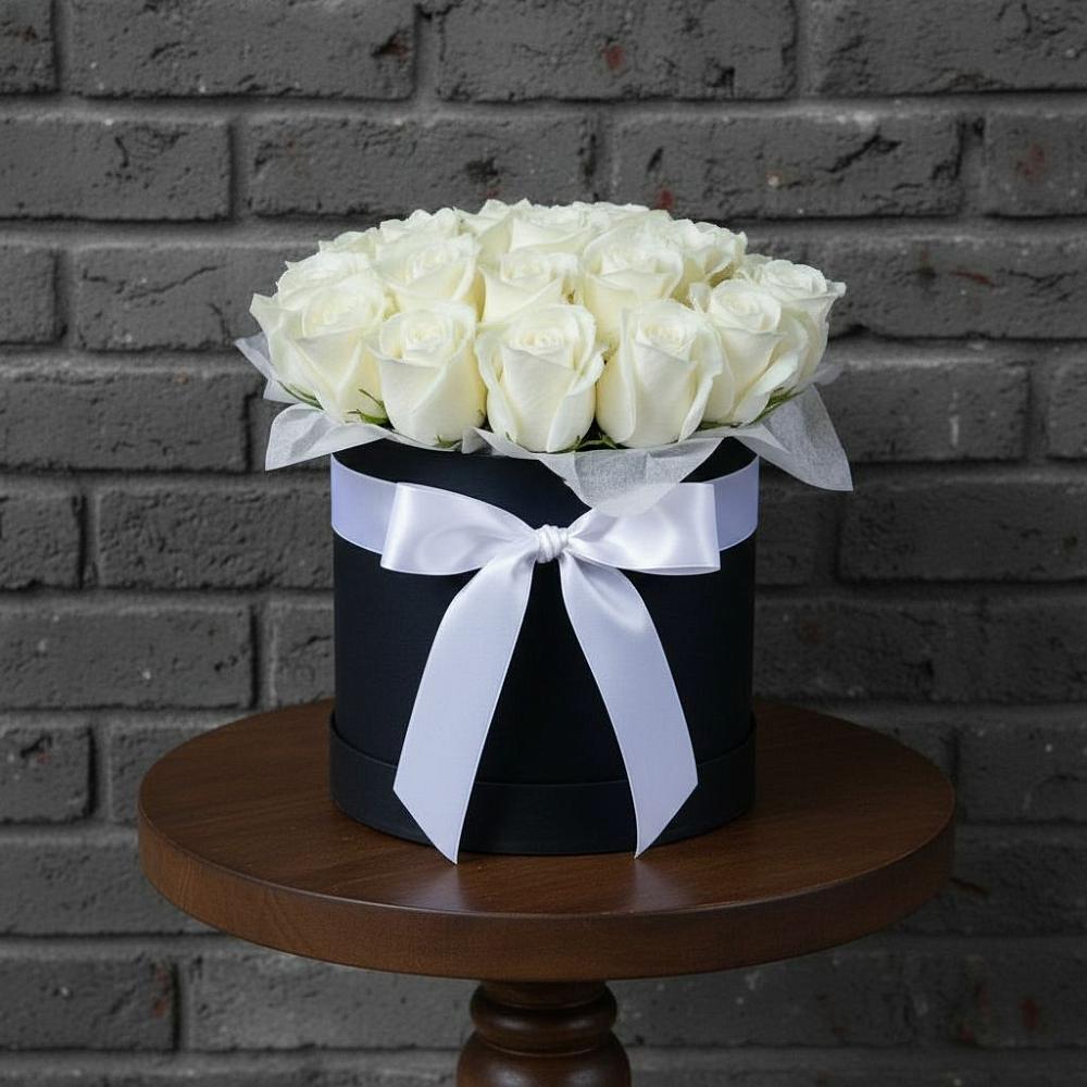 Цветочная композиция из Розы в шляпной коробке в Ленинкенте