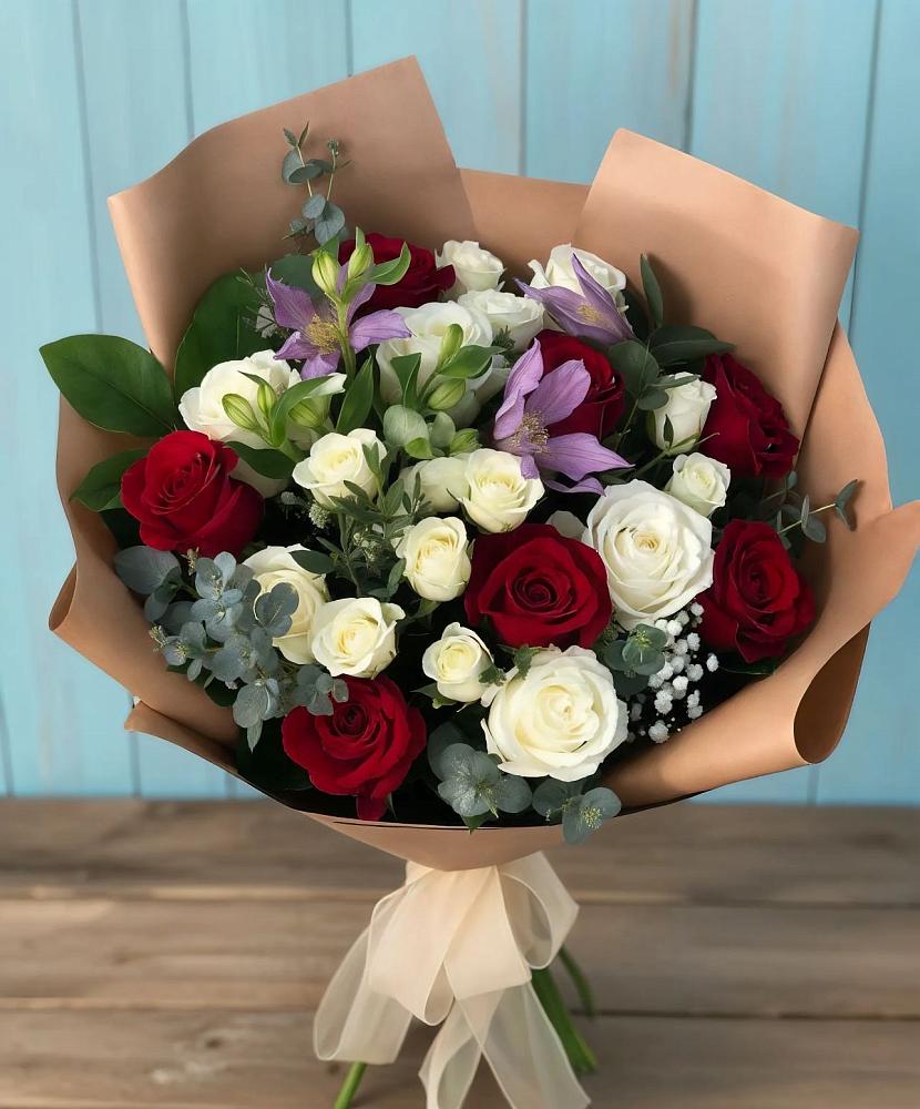 Букет цветов из: Розы и Альстромерии в Ленинкенте