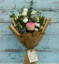 Букет цветов из:  Розы и Лизиантусы в Ленинкенте