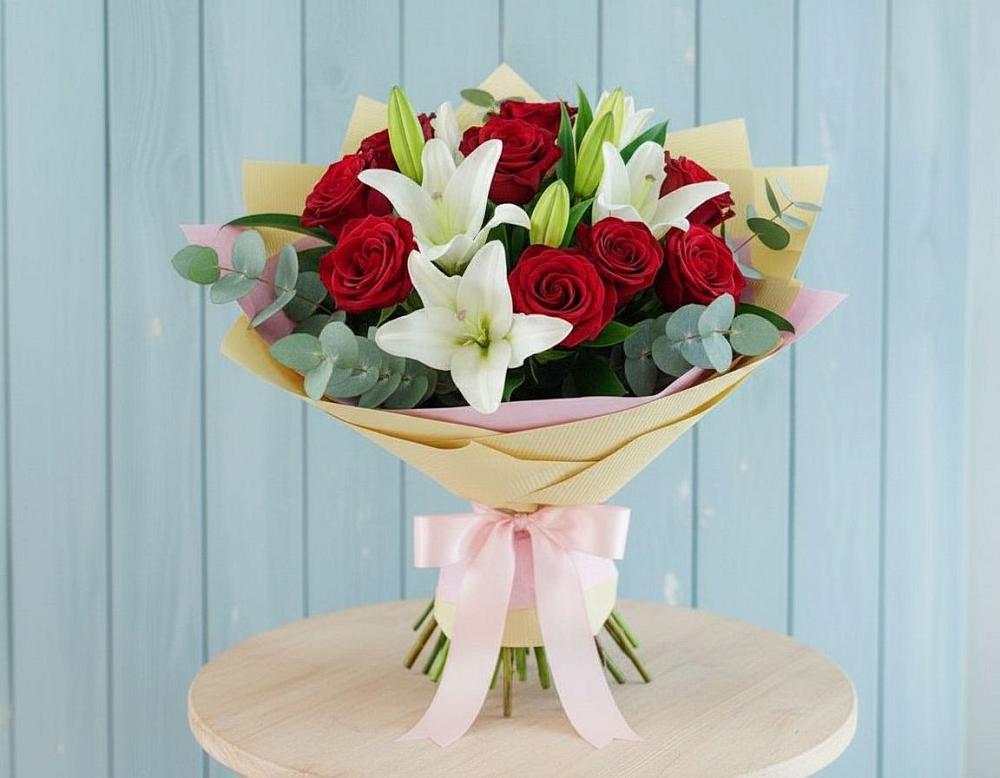 Букет цветов из: Лилии и Розы в Ленинкенте